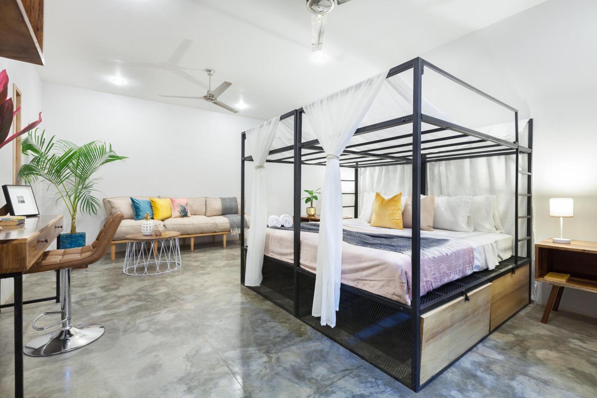 Deluxe King Suite